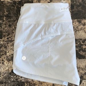 Lululemon shorts size 4